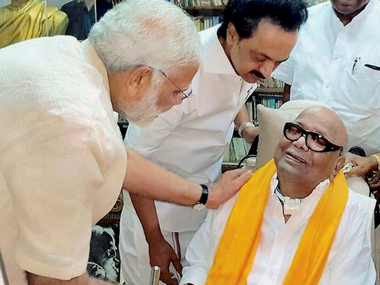 Narendra Modi in Chennai: PM raises red flag over 'factually incorrect' news; pays 'courtesy call' to M Karunanidhi Narendra Modi in Chennai: PM raises red flag over 'factually incorrect' news; pays 'courtesy call' to M Karunanidhi