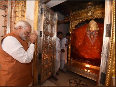 Gujarat turns battleground as Narendra Modi, Rahul Gandhi, Hardik Patel all descend on state at the same time Gujarat turns battleground as Narendra Modi, Rahul Gandhi, Hardik Patel all descend on state at the same time