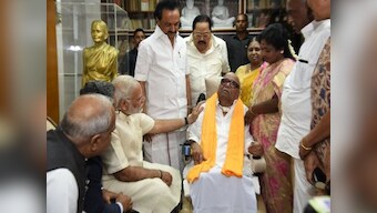 Nitin Gadkari to attend Karunanidhi's memorial meet on DMK's invite, talk of political re-alignment rife