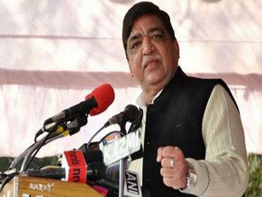 SP's Naresh Agarwal hits out at Yogi Adityanath over anti-Romeo squads, he 'cannot know what love is' SP's Naresh Agarwal hits out at Yogi Adityanath over anti-Romeo squads, he 'cannot know what love is'