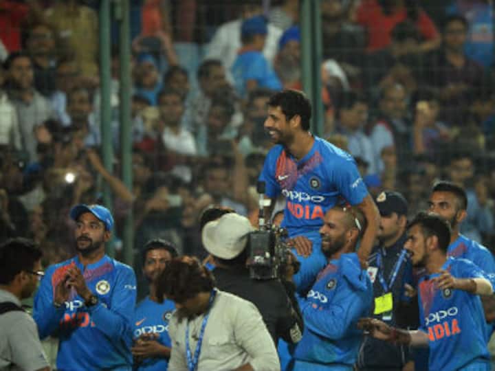 India vs New Zealand: Ashish Nehra sets an example for up-and-coming pacers to shine against all odds