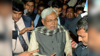 Black flag shown to Nitish Kumar over poor facilities at SKMCH in Bihar's Muzaffarpur; local outfit throws ink on his cavalcade