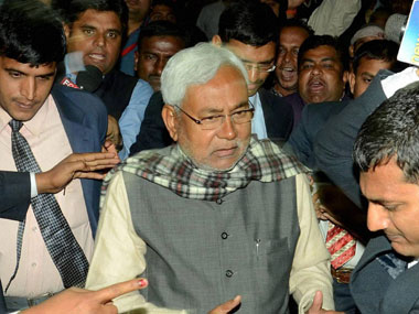 Black flag shown to Nitish Kumar over poor facilities at SKMCH in Bihar's Muzaffarpur; local outfit throws ink on his cavalcade Black flag shown to Nitish Kumar over poor facilities at SKMCH in Bihar's Muzaffarpur; local outfit throws ink on his cavalcade