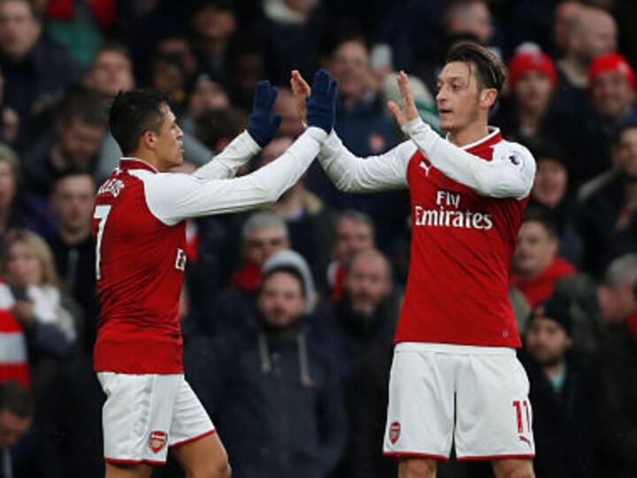 Premier League: Arsenal boss Arsene Wenger won't sell Alexis Sanchez, Mesut Ozil in January