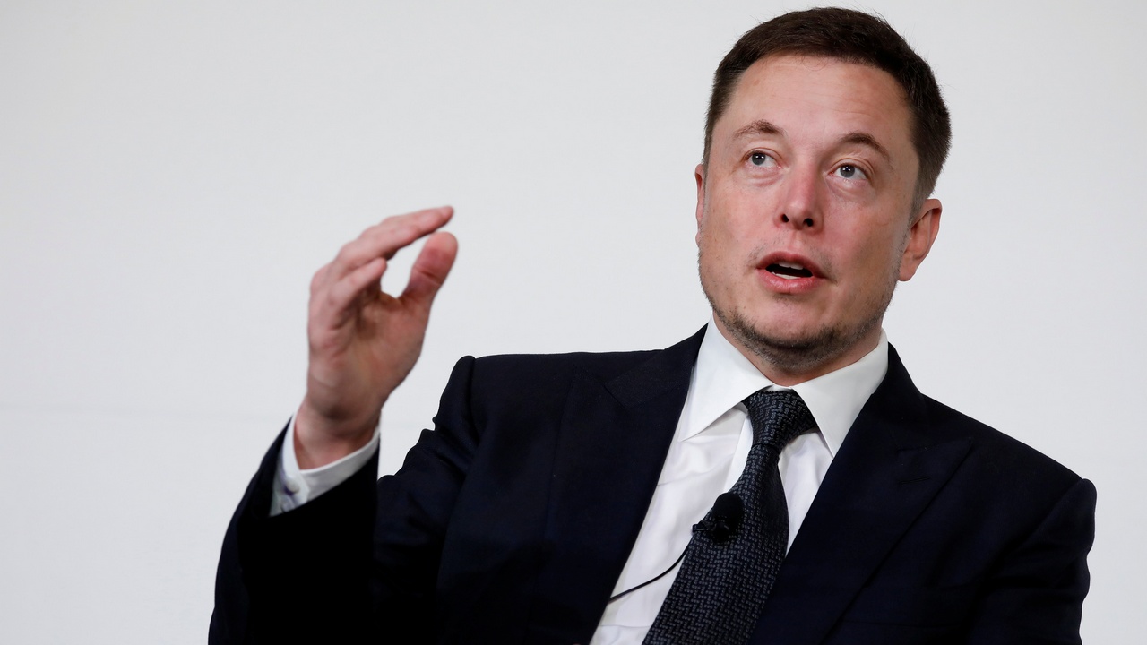 Elon Musk reaches Thailand cave with mini-submarine for rescue operations Elon Musk reaches Thailand cave with mini-submarine for rescue operations