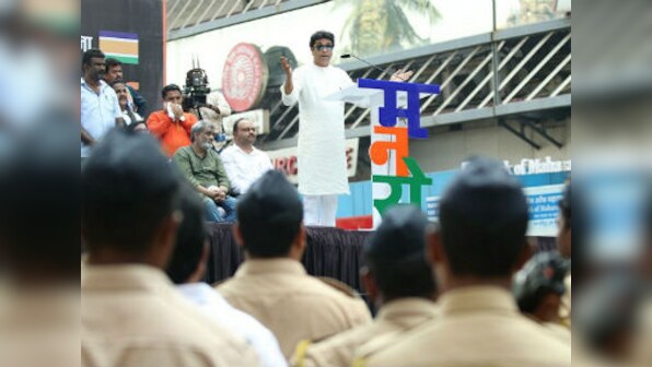 Amid Congress-MNS tussle over hawkers' eviction in Mumbai, Raj Thackeray meets Devendra Fadnavis to discuss issue