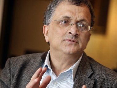 Ramachandra Guha fully deserves Rajyotsava Award, critics wrong in questioning his facility with Kannada Ramachandra Guha fully deserves Rajyotsava Award, critics wrong in questioning his facility with Kannada