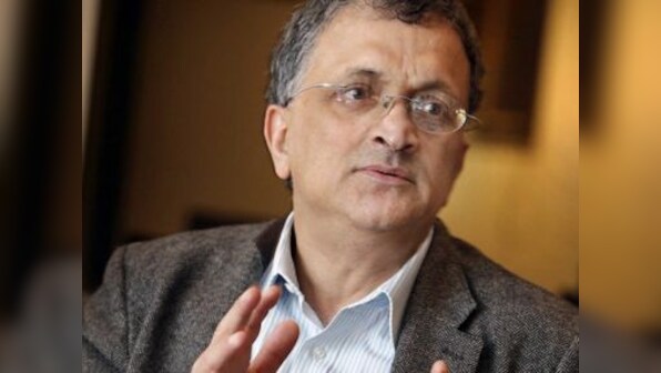 Ramachandra Guha fully deserves Rajyotsava Award, critics wrong in questioning his facility with Kannada