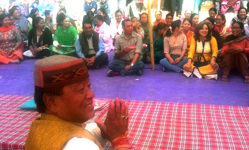 Himachal polls: Tired of 'promises' by Congress and BJP, Gorkhas in Dharamsala field independent candidate Ravinder Rana Himachal polls: Tired of 'promises' by Congress and BJP, Gorkhas in Dharamsala field independent candidate Ravinder Rana