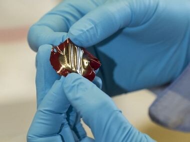 A sample of piezoelectric rubber. Empa