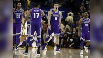 NBA: Golden State Warriors stunned by Sacramento Kings; LeBron James inspires Cleveland Cavaliers to victory