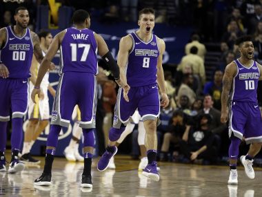 NBA: Golden State Warriors stunned by Sacramento Kings; LeBron James inspires Cleveland Cavaliers to victory NBA: Golden State Warriors stunned by Sacramento Kings; LeBron James inspires Cleveland Cavaliers to victory