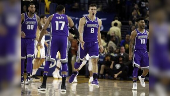 NBA: Golden State Warriors stunned by Sacramento Kings; LeBron James inspires Cleveland Cavaliers to victory