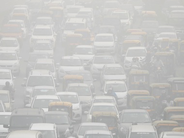 Delhi smog: Air quality shows improvement even as pollution remain 'severe' for fourth day Delhi smog: Air quality shows improvement even as pollution remain 'severe' for fourth day