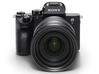 Sony A7R III mirrorless camera. Image: Sony