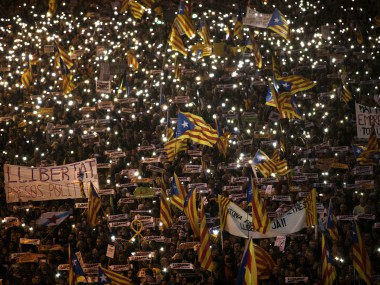 Thousands of pro-independence Catalans take to streets in Barcelona, demand release of jailed leaders Thousands of pro-independence Catalans take to streets in Barcelona, demand release of jailed leaders
