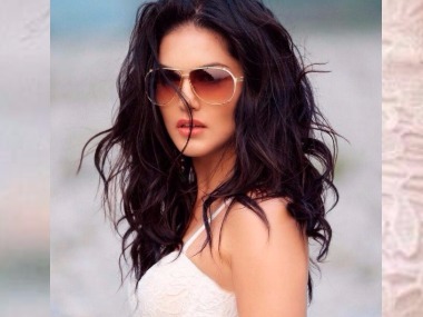 Pro-Kannada group threatens mass suicide to protest Sunny Leone's New Year's Eve act in Bengaluru Pro-Kannada group threatens mass suicide to protest Sunny Leone's New Year's Eve act in Bengaluru