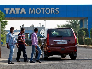 Tata Motors shares drop over 6% to Rs 248 on disappointing June quarter numbers Tata Motors shares drop over 6% to Rs 248 on disappointing June quarter numbers