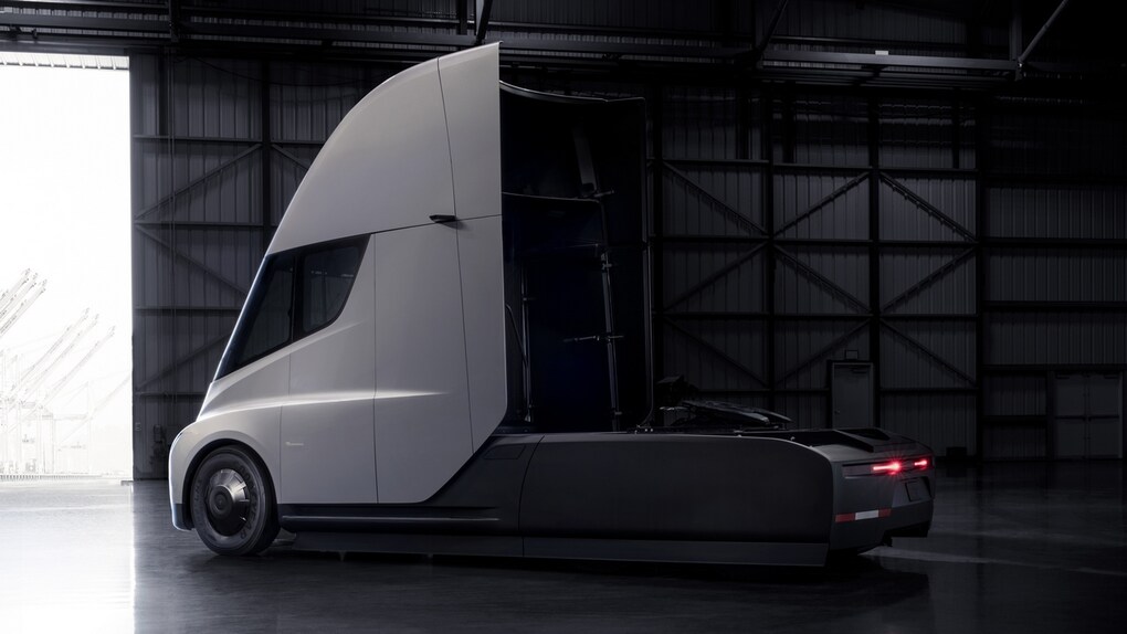 Tesla Semi truck in images: Tesla's take at a 1000 hp long-haul