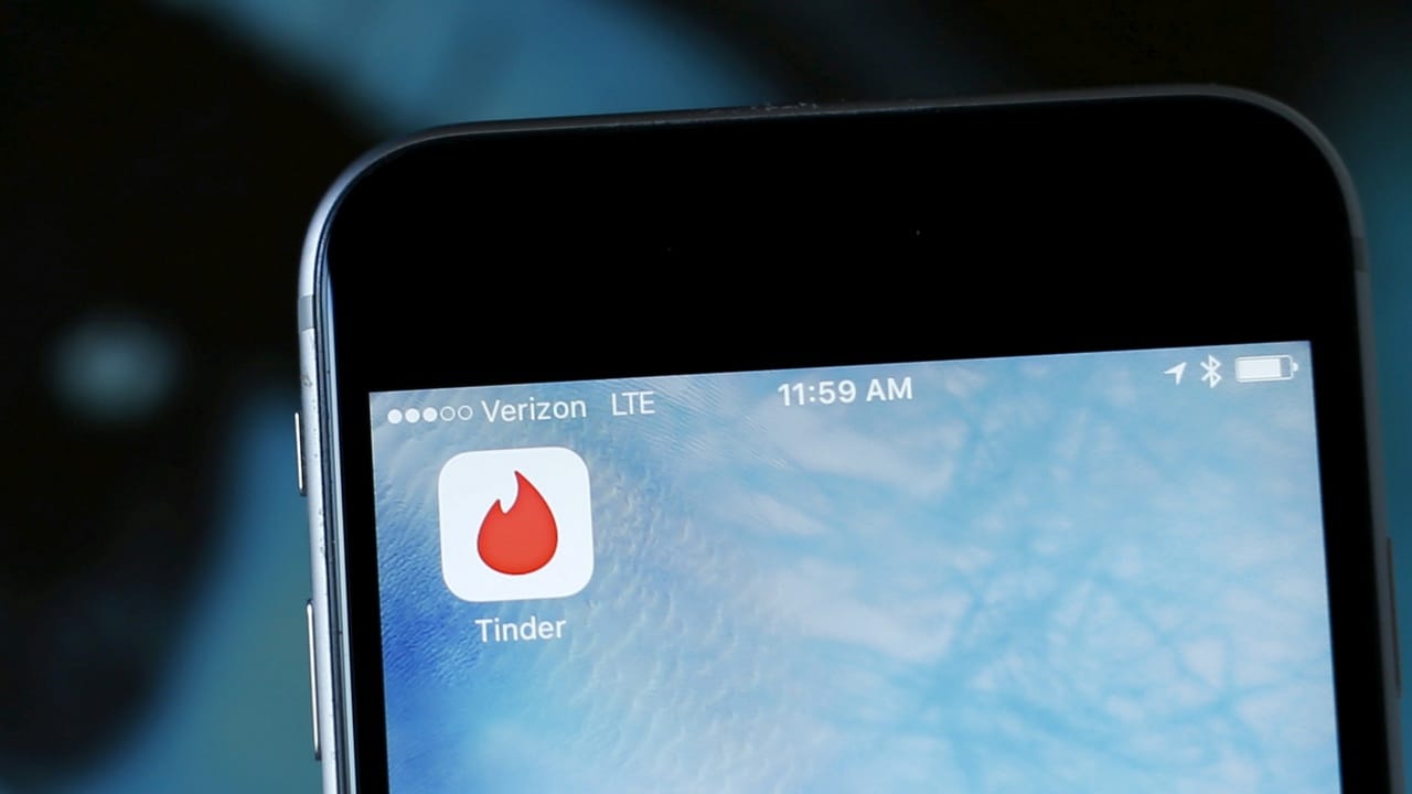 The dating app Tinder is shown on an Apple iPhone in this photo illustration taken February 10, 2016.  REUTERS/Mike Blake/Illustration/File Photo                 GLOBAL BUSINESS WEEK AHEAD PACKAGE - SEARCH 'BUSINESS WEEK AHEAD 31 OCT'  FOR ALL IMAGES - S1BEUKBVEYAB