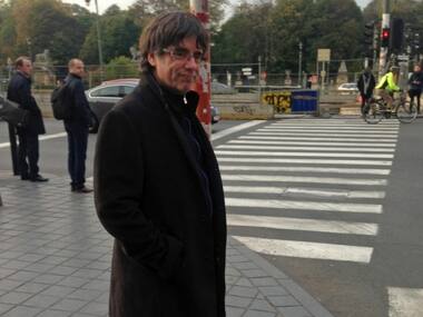 Spain issues arrest warrant against ousted Catalan leader Carles Puigdemont, four other ministers