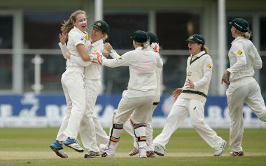Ellyse Perry's double ton a shot in the arm for women's cricket, but quality of pitch leaves a lot to be desired Ellyse Perry's double ton a shot in the arm for women's cricket, but quality of pitch leaves a lot to be desired