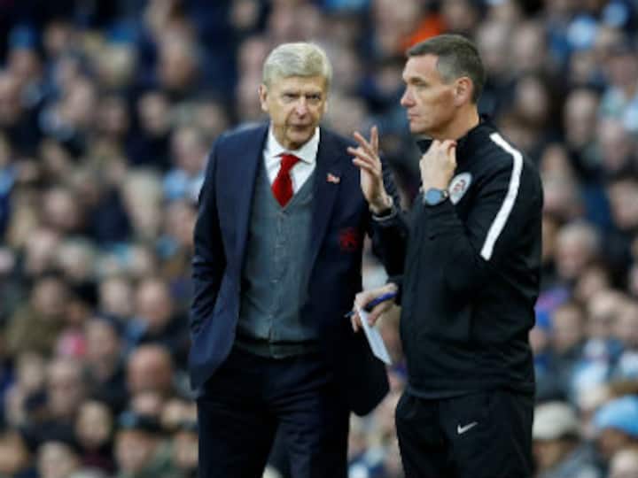 Premier League: FA asks Arsenal boss Arsene Wenger to clarify his latest criticism of refereeing decisions