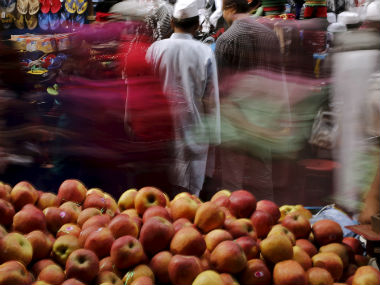 Himachal farmers start growing pomegranate and cabbage, as apple line recedes due to climate change Himachal farmers start growing pomegranate and cabbage, as apple line recedes due to climate change