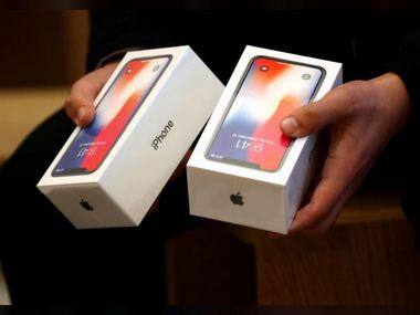 Apple grabs a record 51 percent share of the global smartphone revenue in Q4 2017