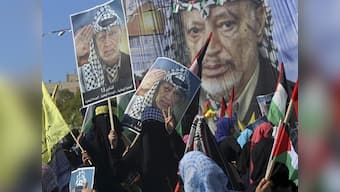 Thousands of Palestinians gather in Gaza in one-of-its-kind memorial for Yasser Arafat