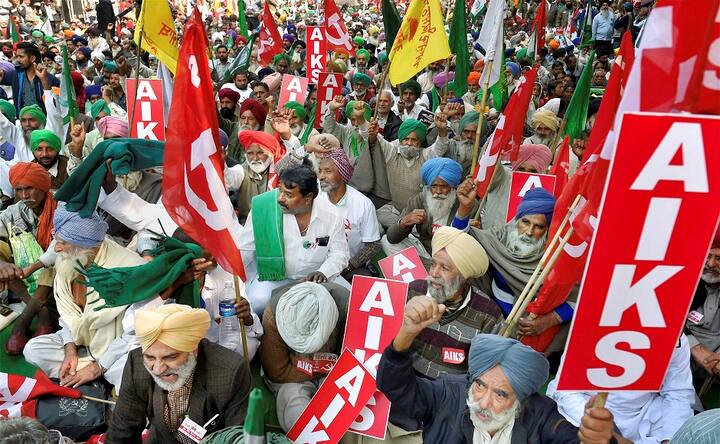 Farmers protest in Delhi, hold mock Parliament session to demand better prices for produce, loan waivers Farmers protest in Delhi, hold mock Parliament session to demand better prices for produce, loan waivers