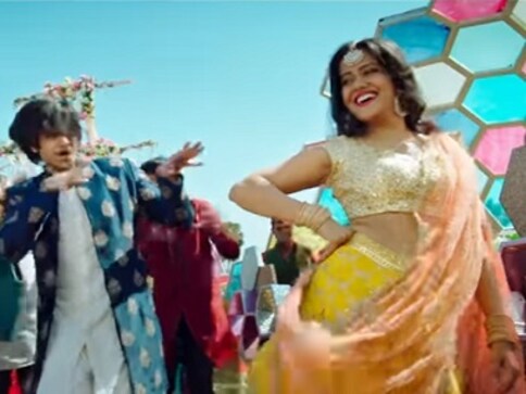 Watch In Fukrey Returns New Song Peh Gaya Khalara Ali Fazal Vishaka Singh Get Engaged Entertainment News Firstpost Songs list from fukrey returns (2017) movie :