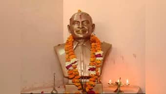 Remove Nathuram Godse's idol from temple within an hour: Gwalior administration to Hindu Mahasabha