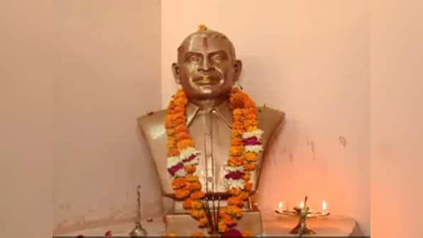 Remove Nathuram Godse's idol from temple within an hour: Gwalior administration to Hindu Mahasabha