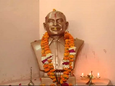 Remove Nathuram Godse's idol from temple within an hour: Gwalior administration to Hindu Mahasabha Remove Nathuram Godse's idol from temple within an hour: Gwalior administration to Hindu Mahasabha