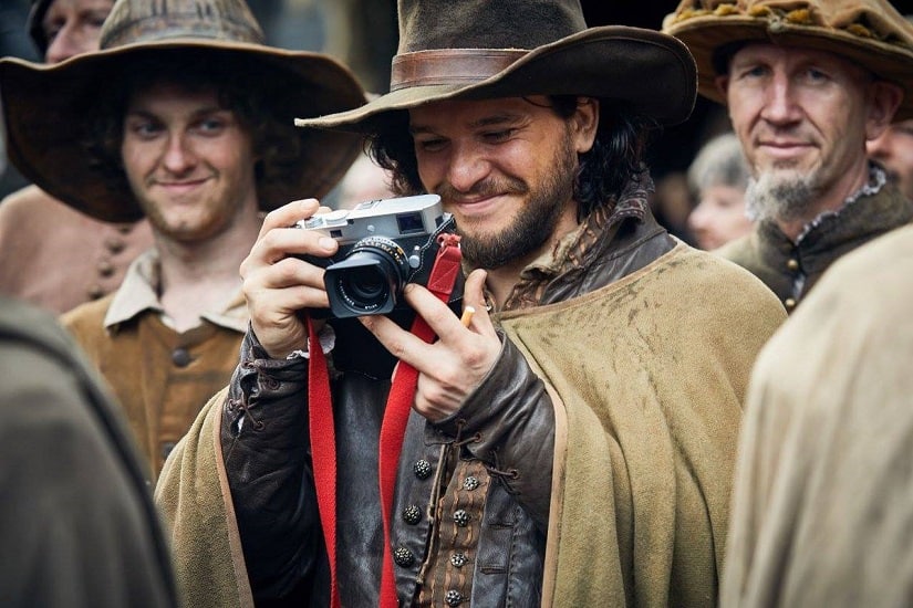 Kit Harington on the sets of Gunpowder. Image from Facebook/@KitHaringtonFrance