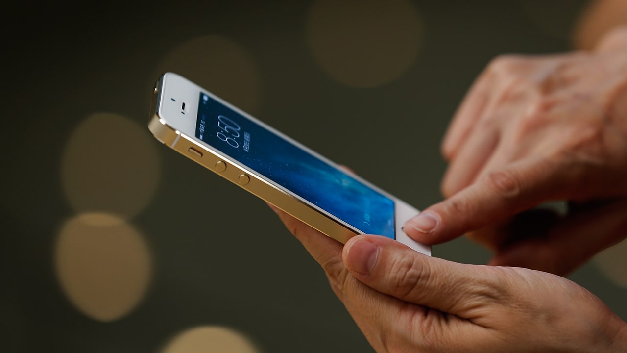 iPhone-5S-fingerprint-touchid-unlock-security-smartphone-Getty-720
