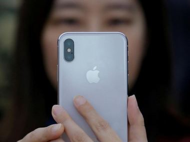 China's consumer council asks Apple to explain iPhone's battery slow-down issue China's consumer council asks Apple to explain iPhone's battery slow-down issue