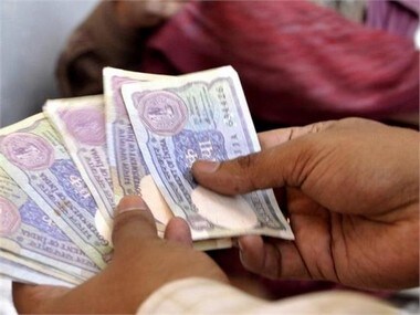 Re 1 note becomes collector's item as it completes journey of 100 years surviving two world wars