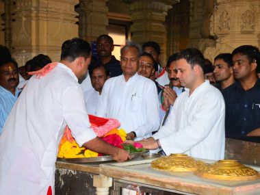 Rahul Gandhi a non-Hindu? Somnath Temple secretary tells Firstpost Congress VP signed Visitor's Book, nothing else Rahul Gandhi a non-Hindu? Somnath Temple secretary tells Firstpost Congress VP signed Visitor's Book, nothing else