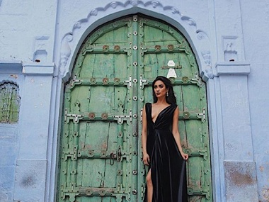 Pretty Little Liars star Shay Mitchell is on a Halle Berry-like hush hush trip to India Pretty Little Liars star Shay Mitchell is on a Halle Berry-like hush hush trip to India