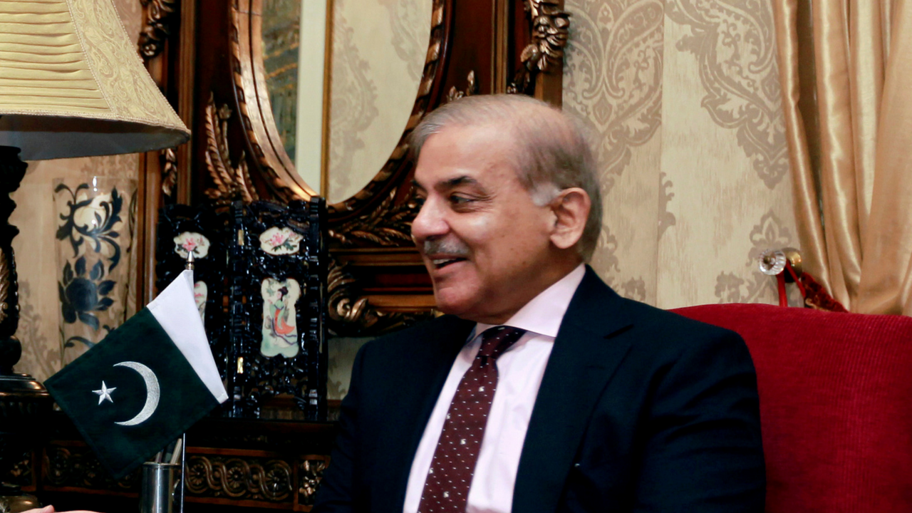 Pakistan prime minister Shehbaz Sharif, brother Nawaz Sharif decide against early elections in London Pakistan prime minister Shehbaz Sharif, brother Nawaz Sharif decide against early elections in London