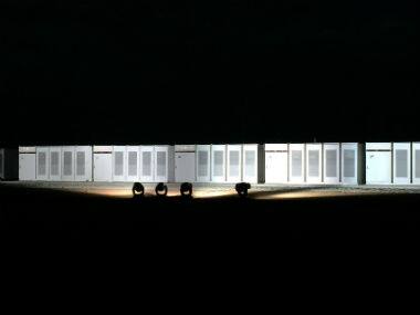 Tesla completes the construction of the world's largest lithium-ion battery in Australia