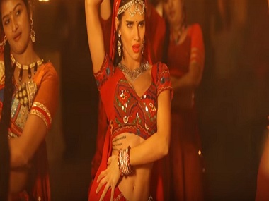Tinga Tinga: Scarlett Mellish Wilson shines in a subtle dance track from Theeran Adhigaram Ondru Tinga Tinga: Scarlett Mellish Wilson shines in a subtle dance track from Theeran Adhigaram Ondru