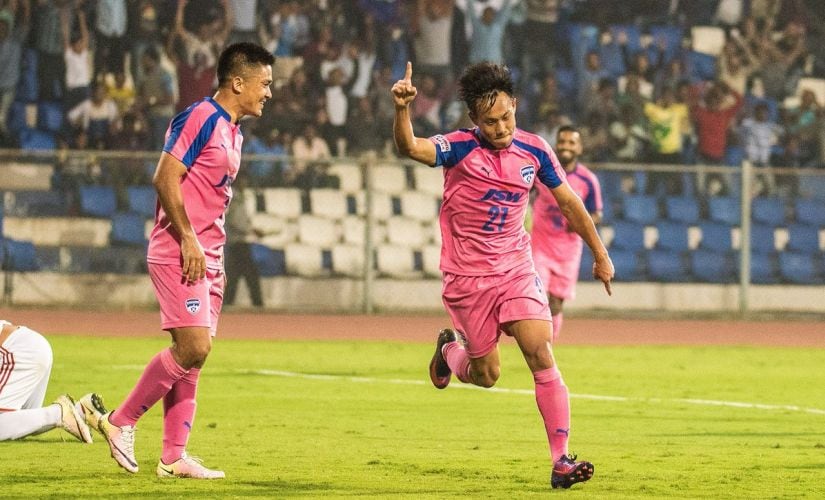 Bengaluru FC's Udanta Singh (right). Image courtesy: Twitter/@BengaluruFC