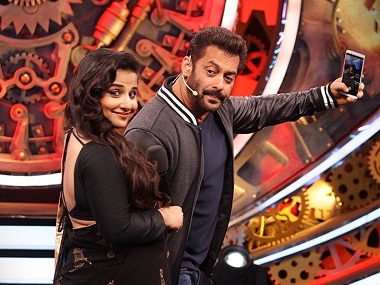 Bigg Boss 11, Episode 42, 12 November 2017: Vidya Balan runs a radio show; Mehjabi, Sabyasachi evicted Bigg Boss 11, Episode 42, 12 November 2017: Vidya Balan runs a radio show; Mehjabi, Sabyasachi evicted