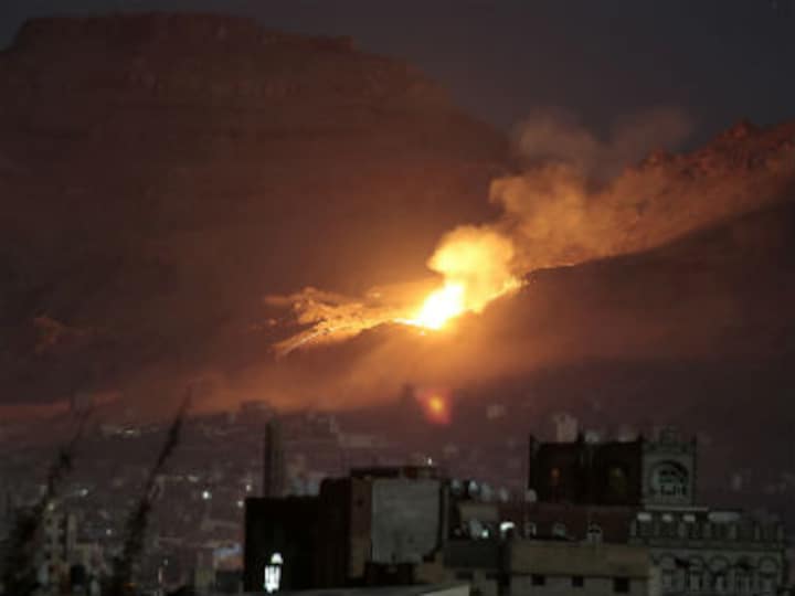 Saudi-led forces close air, sea and land access to Yemen to stifle Houthi rebels from Iran