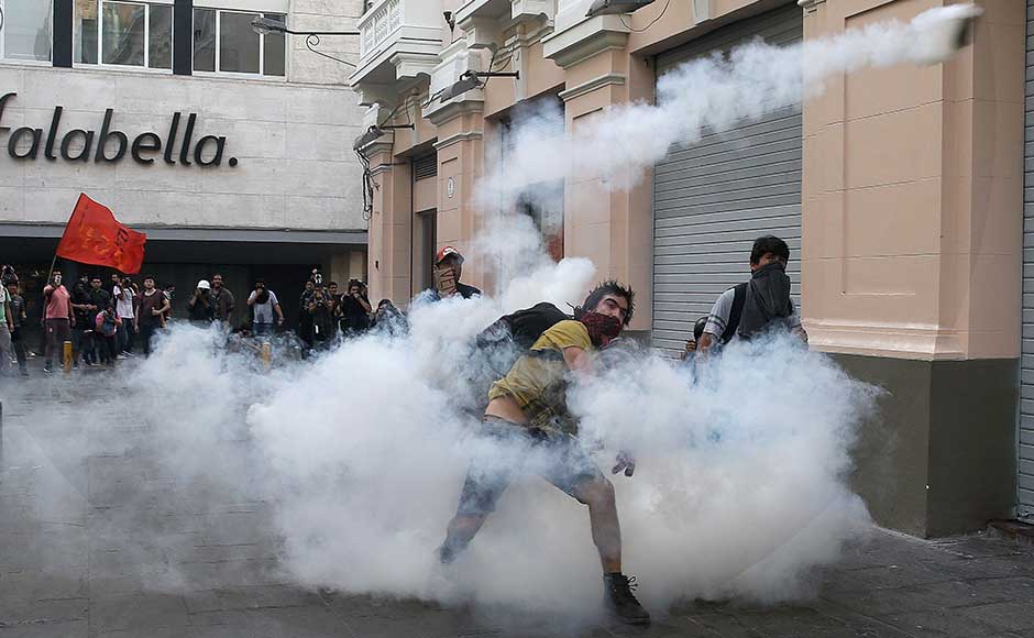 Thousands Take To The Streets In Peru To Protest Pardon Of Former ...