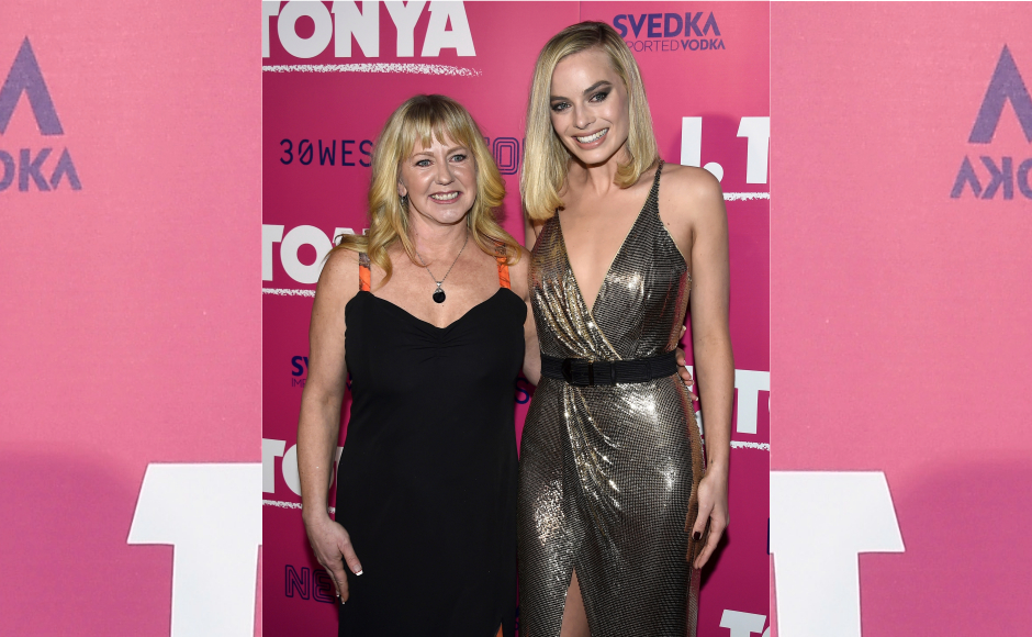 Margot Robbie shines at LA premiere of upcoming film I, Tonya Margot Robbie shines at LA premiere of upcoming film I, Tonya