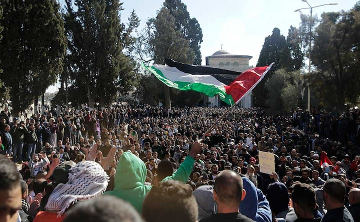Palestinians clash with Israeli forces over Donald Trump's Jerusalem announcement, more unrest feared